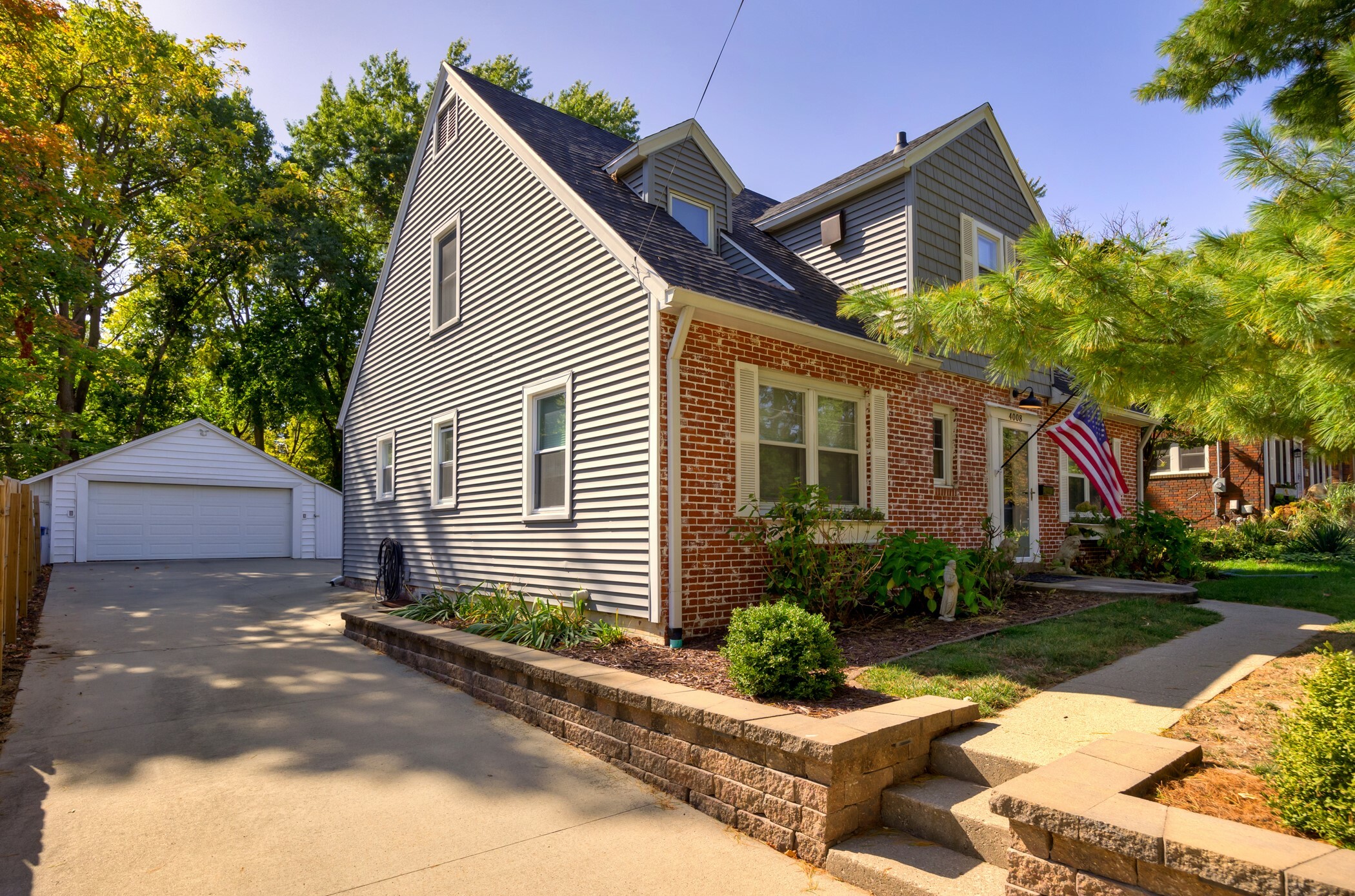 Property Photo:  4008 Ashby Avenue  IA 50310 