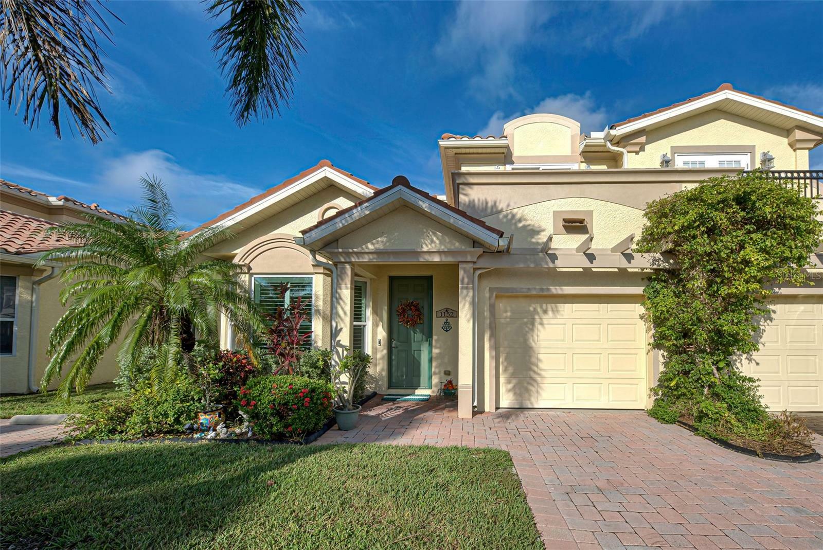 Property Photo:  1152 Beachcomber Court 15  FL 34229 