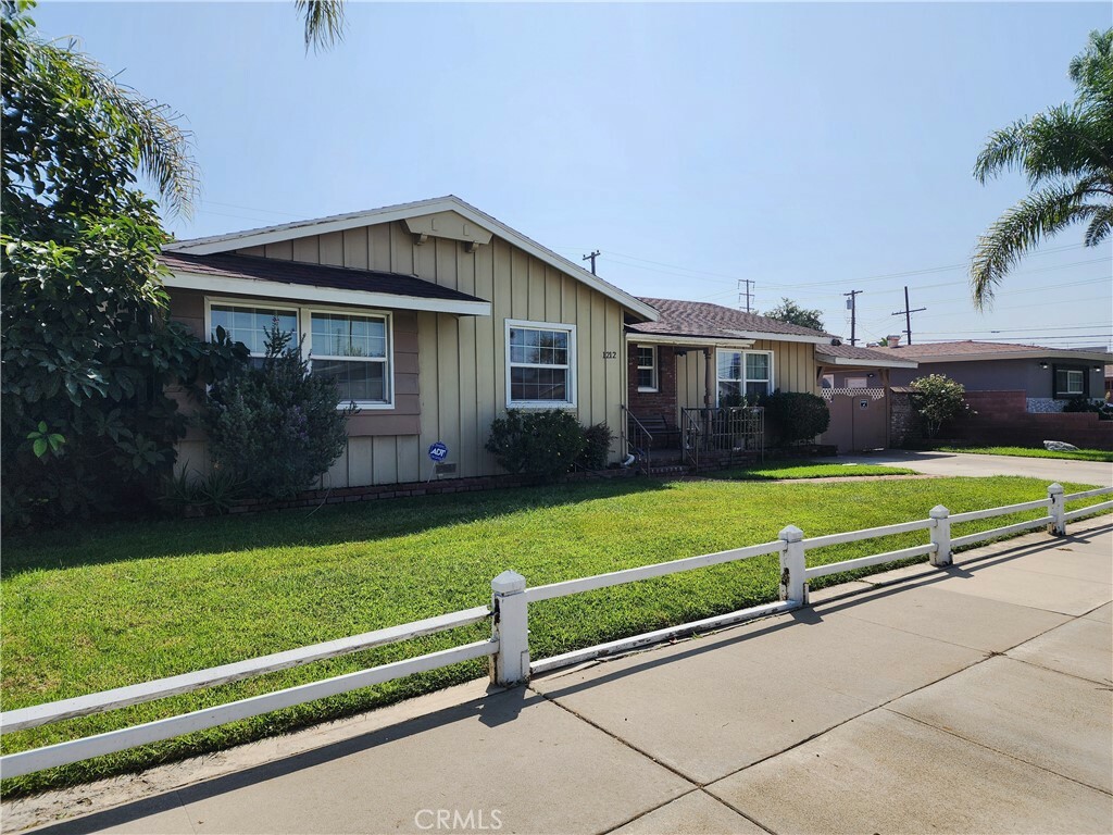 Property Photo:  1212 E Haven Drive  CA 92805 