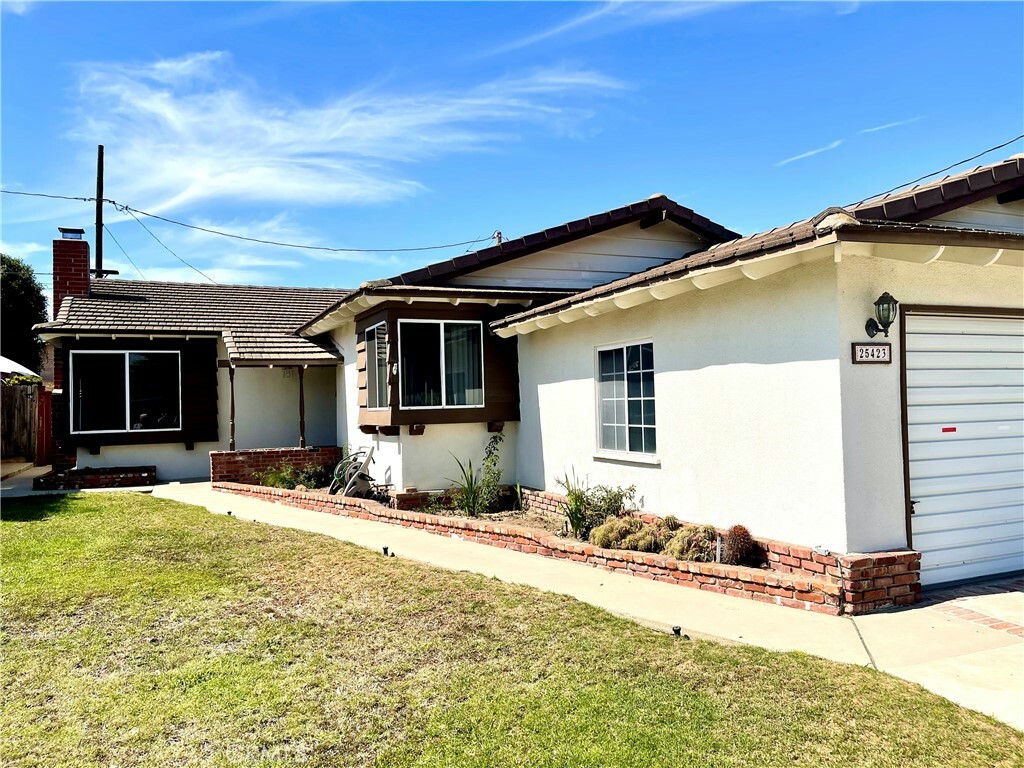 Property Photo:  25423 Adamo Avenue  CA 90717 