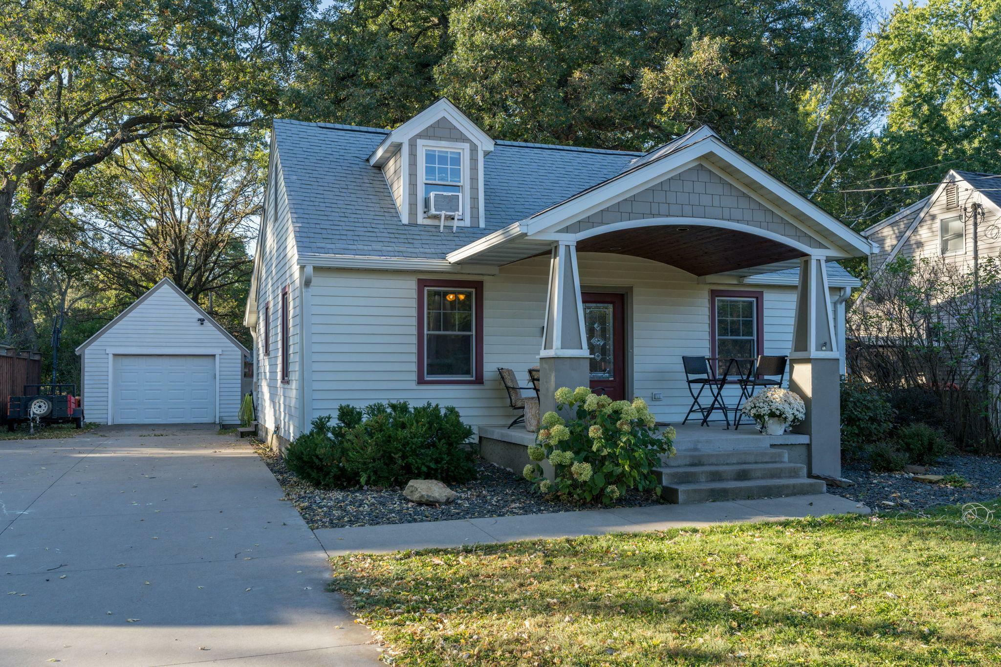 Property Photo:  633 Moreland Avenue  MN 56001 