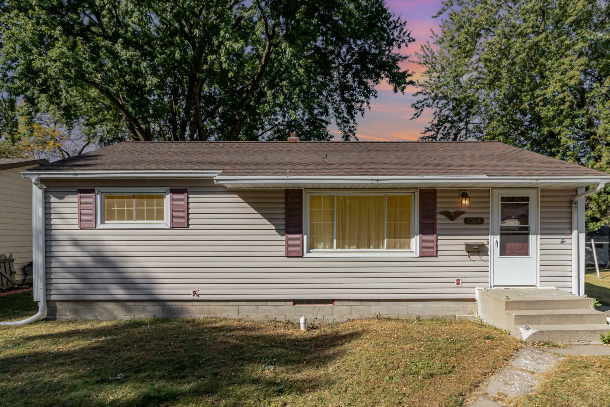 Property Photo:  1507 Armstrong Avenue N  MN 55336 