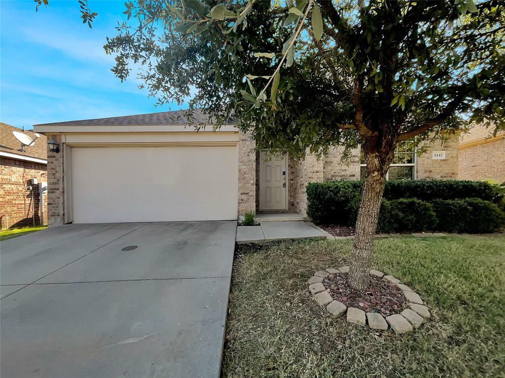 Property Photo:  2117 Meadow View Drive  TX 75407 