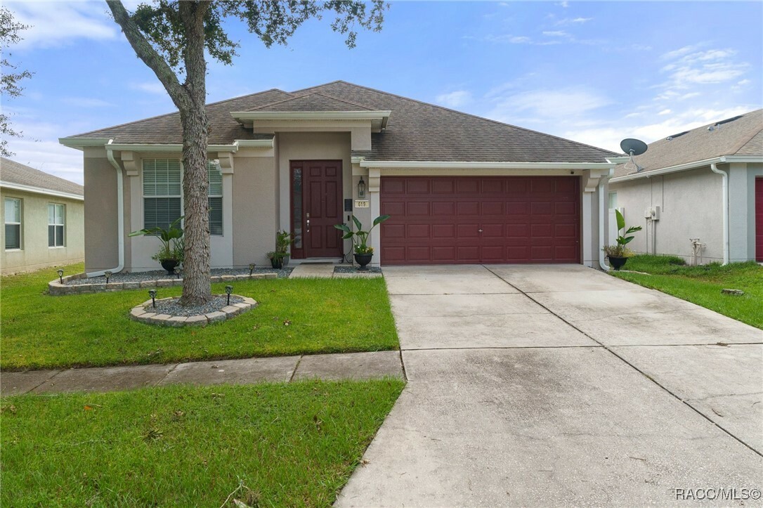 Property Photo:  619 Nodding Shade Drive  FL 34604 