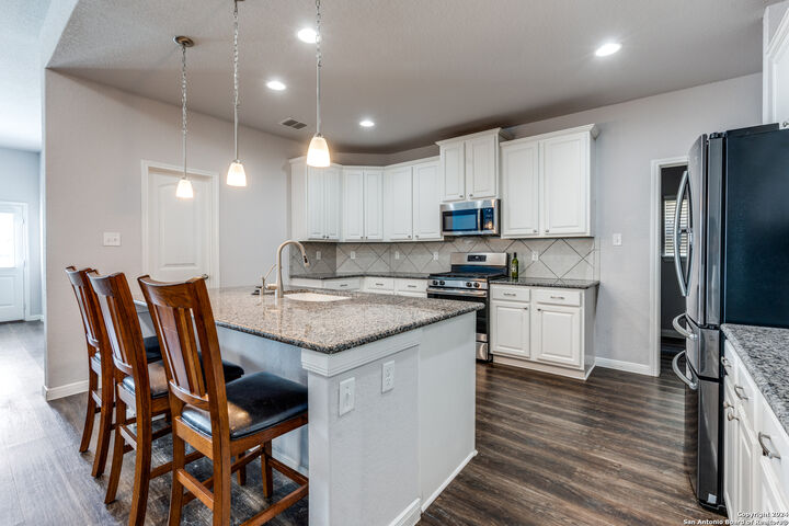 Property Photo:  8918 Holland Park  TX 78109 