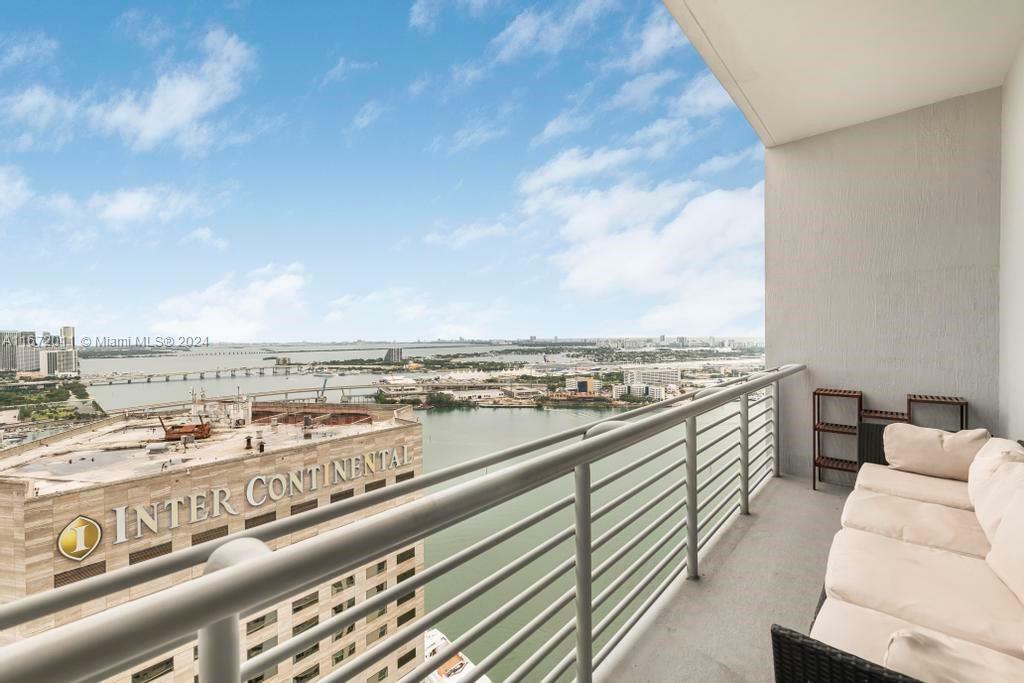 Property Photo:  335 S Biscayne Blvd Lph-02  FL 33131 