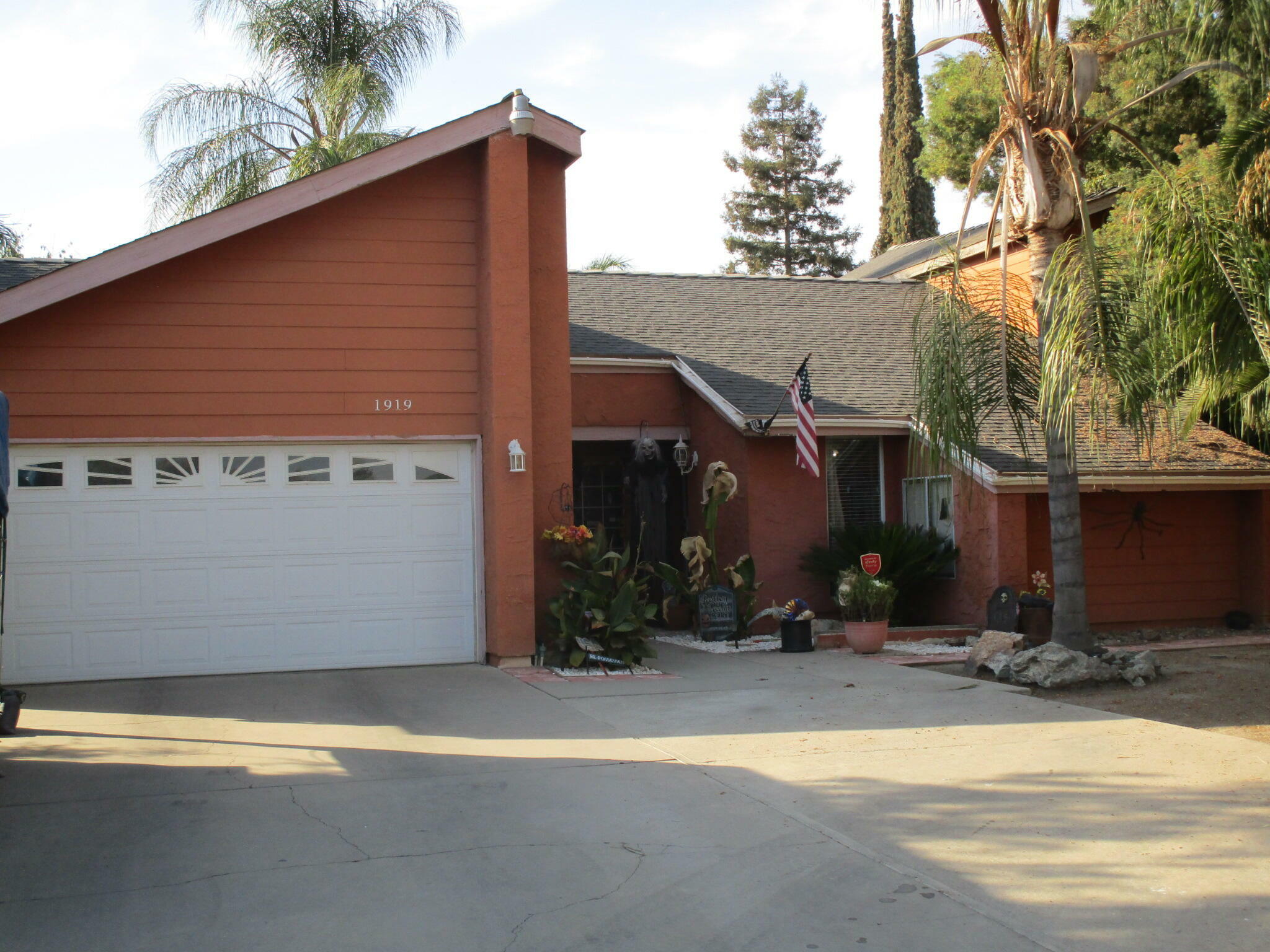 1919 E Andrea Court  Visalia CA 93292 photo