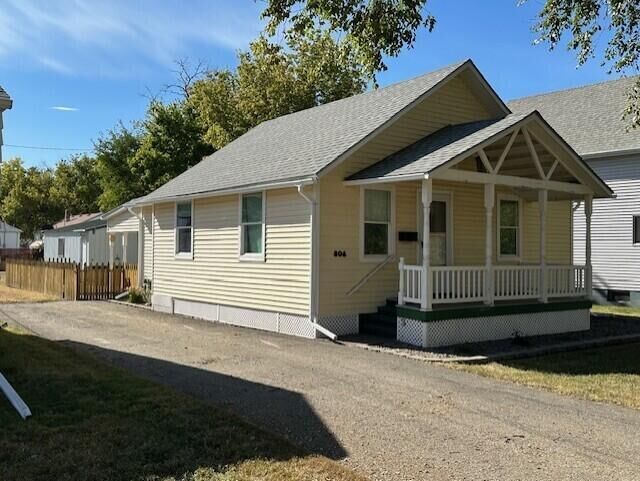 Property Photo:  806 SE 11th Ave  SD 57401 