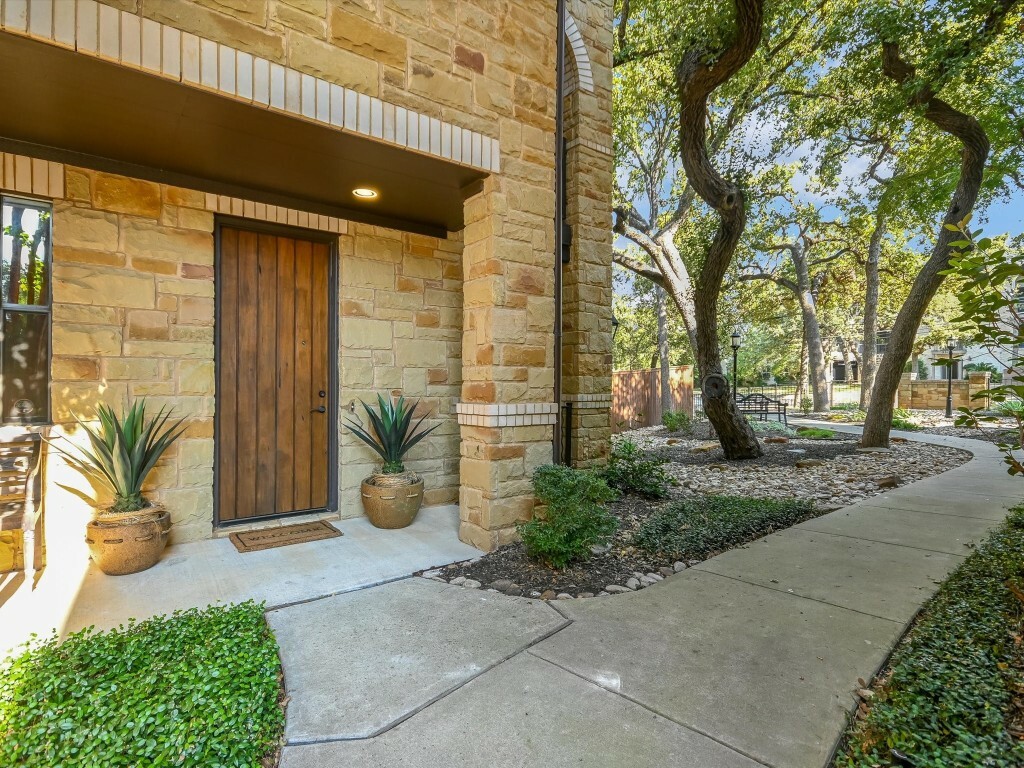 Property Photo:  2505 Enfield Road 8  TX 78703 