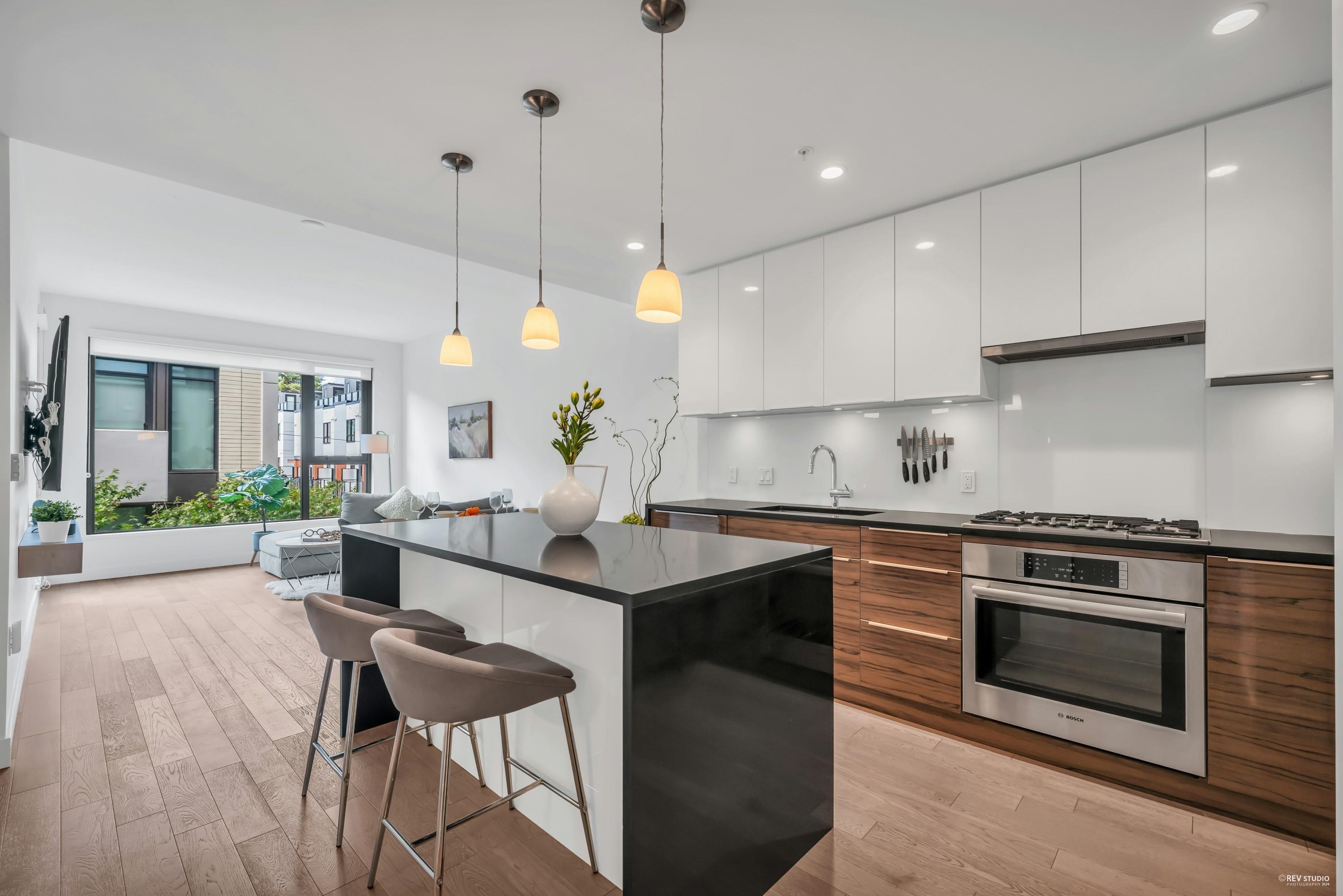 Photo de la propriété:  4427 Cambie Street 215  BC V5Z 2Y8 