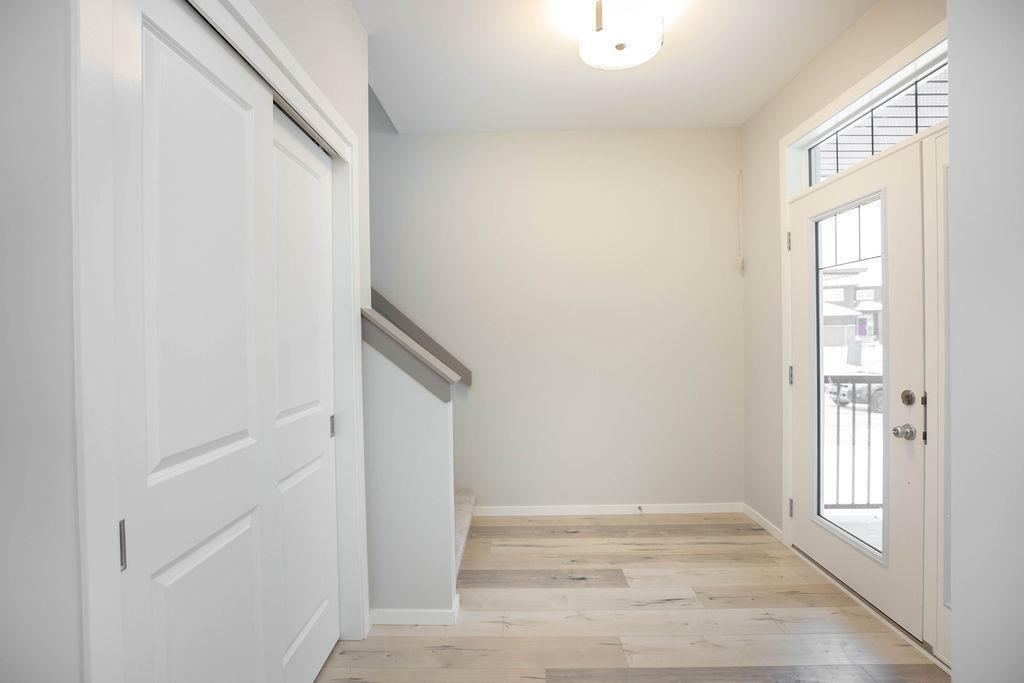 Property Photo:  458 Desrosiers Point  MB R2C 5V3 