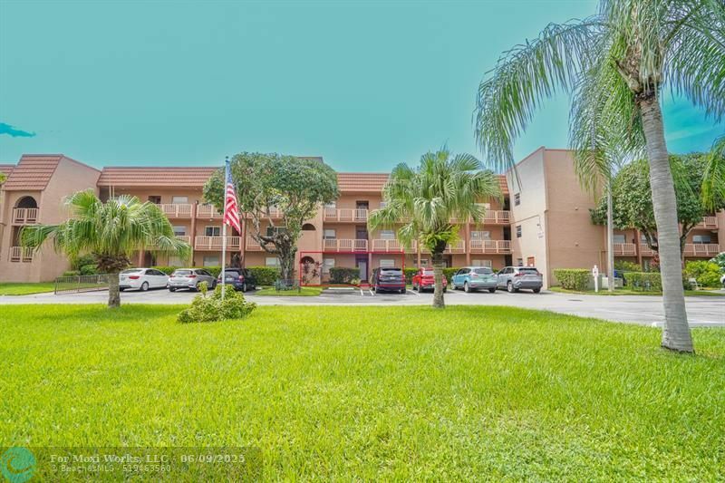 Property Photo: 9681 Sunrise Lakes Blvd 104 FL 33322