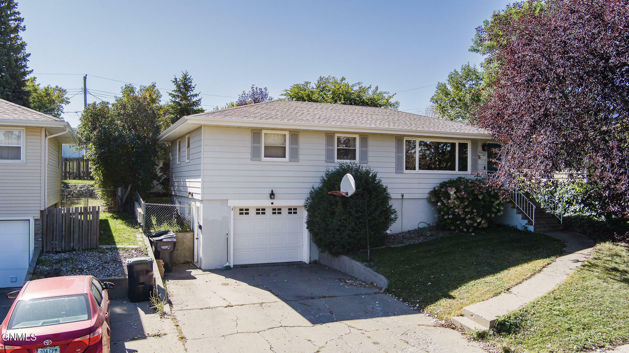 Property Photo:  603 13 Street NW  ND 58554 