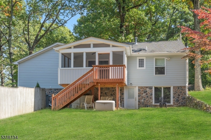 Property Photo:  6 Spurr Rd  NJ 07834 