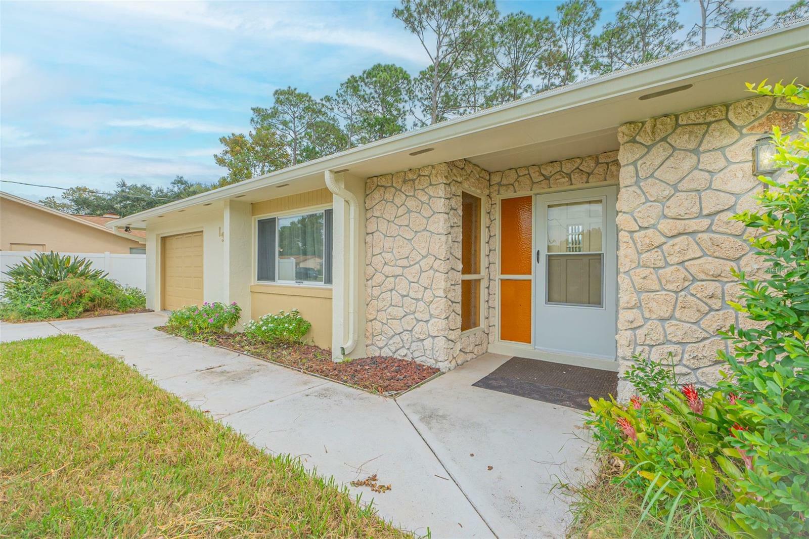 Property Photo:  130 Beechwood Lane  FL 32137 