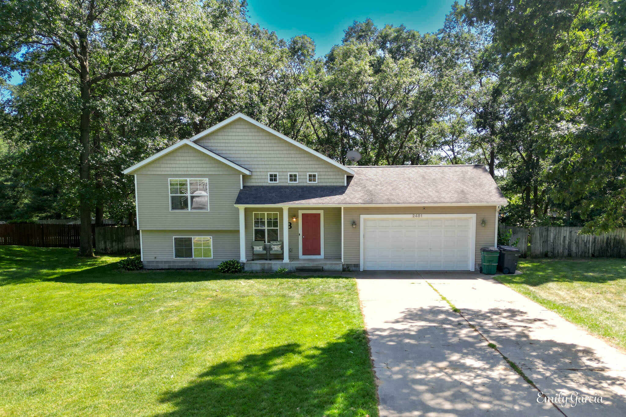 Property Photo:  2481 Chippewa Trail  MI 49445 