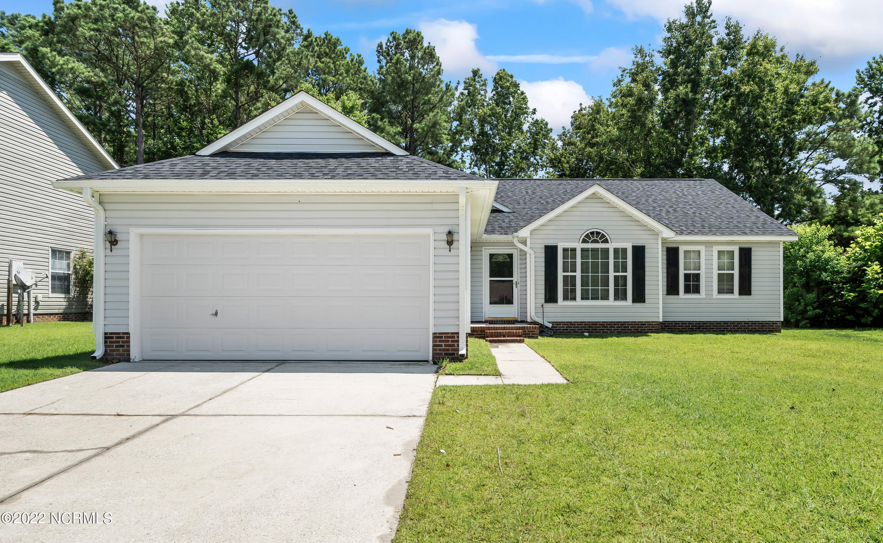 Property Photo:  220 Audubon Drive  NC 28546 