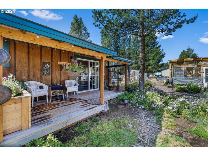 Property Photo: 11963 Beechwood Dr OR 97739
