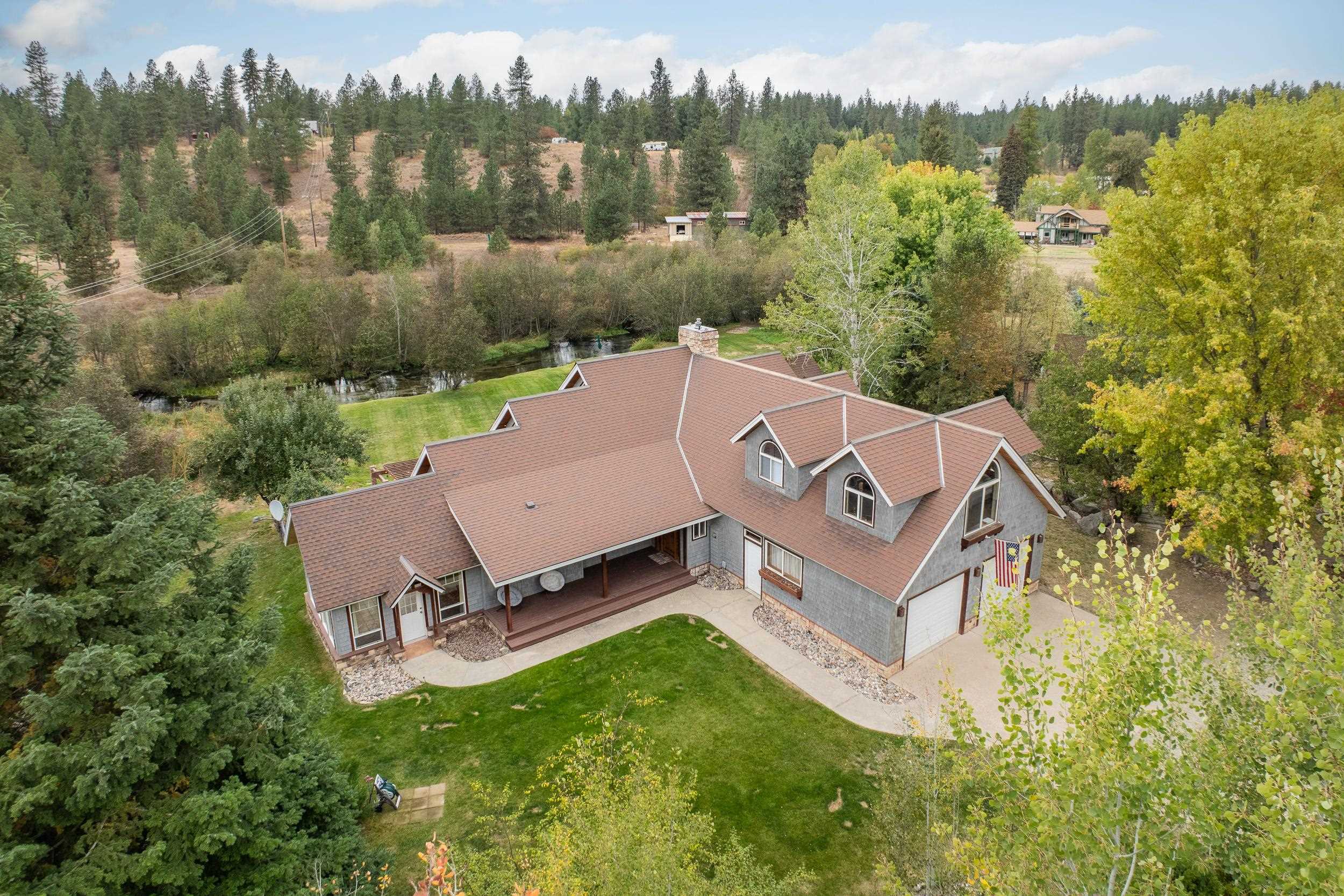 Property Photo:  39505 N Elk-Chattaroy Rd  WA 99009 