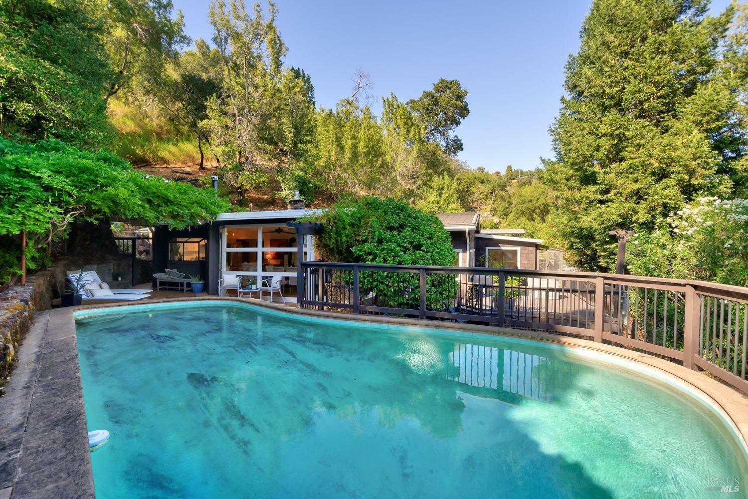 Property Photo:  86 Hickory Road  CA 94930 