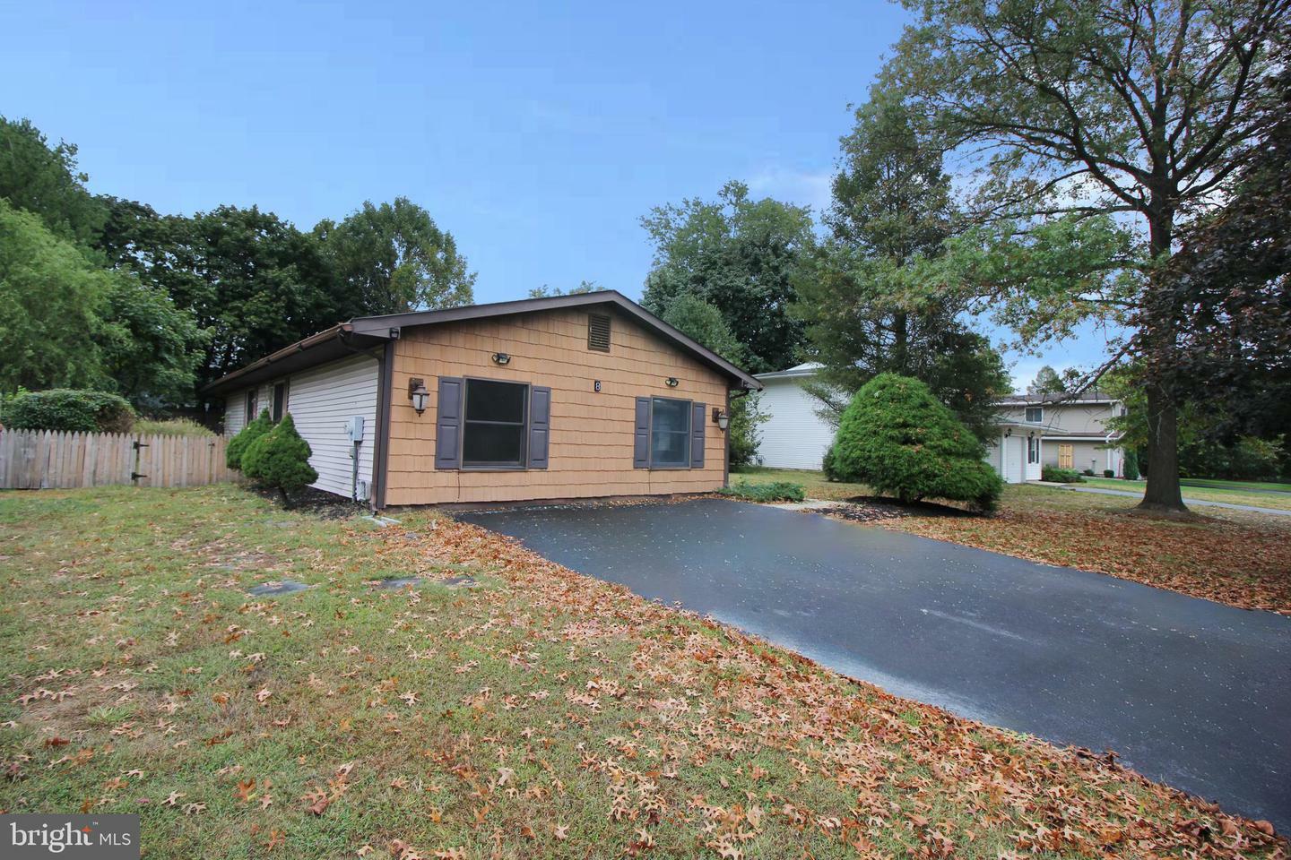 Property Photo:  8 Stafford Court  NJ 08060 