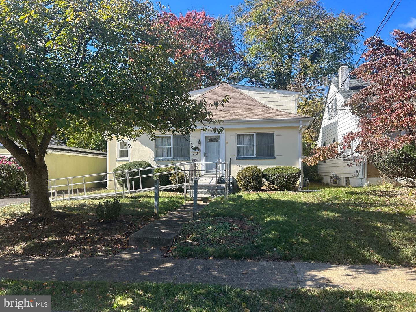 Property Photo:  190 Woodland Avenue  NJ 08638 