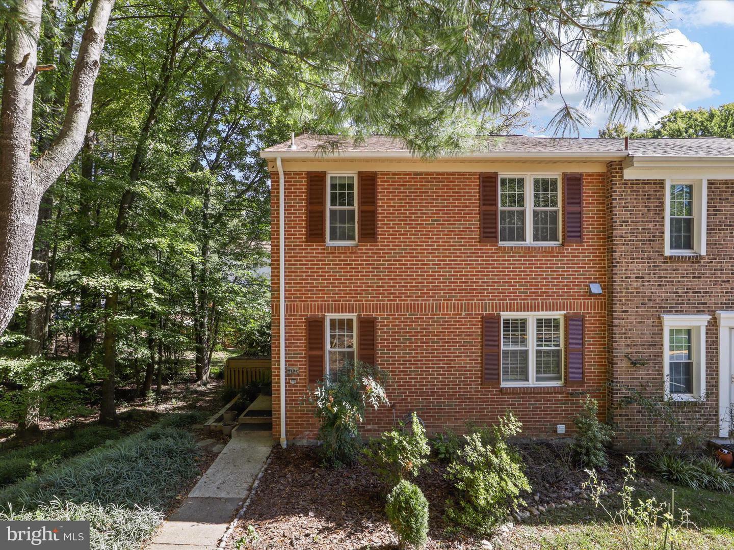 Property Photo:  9101 Galbreth Court  VA 22153 