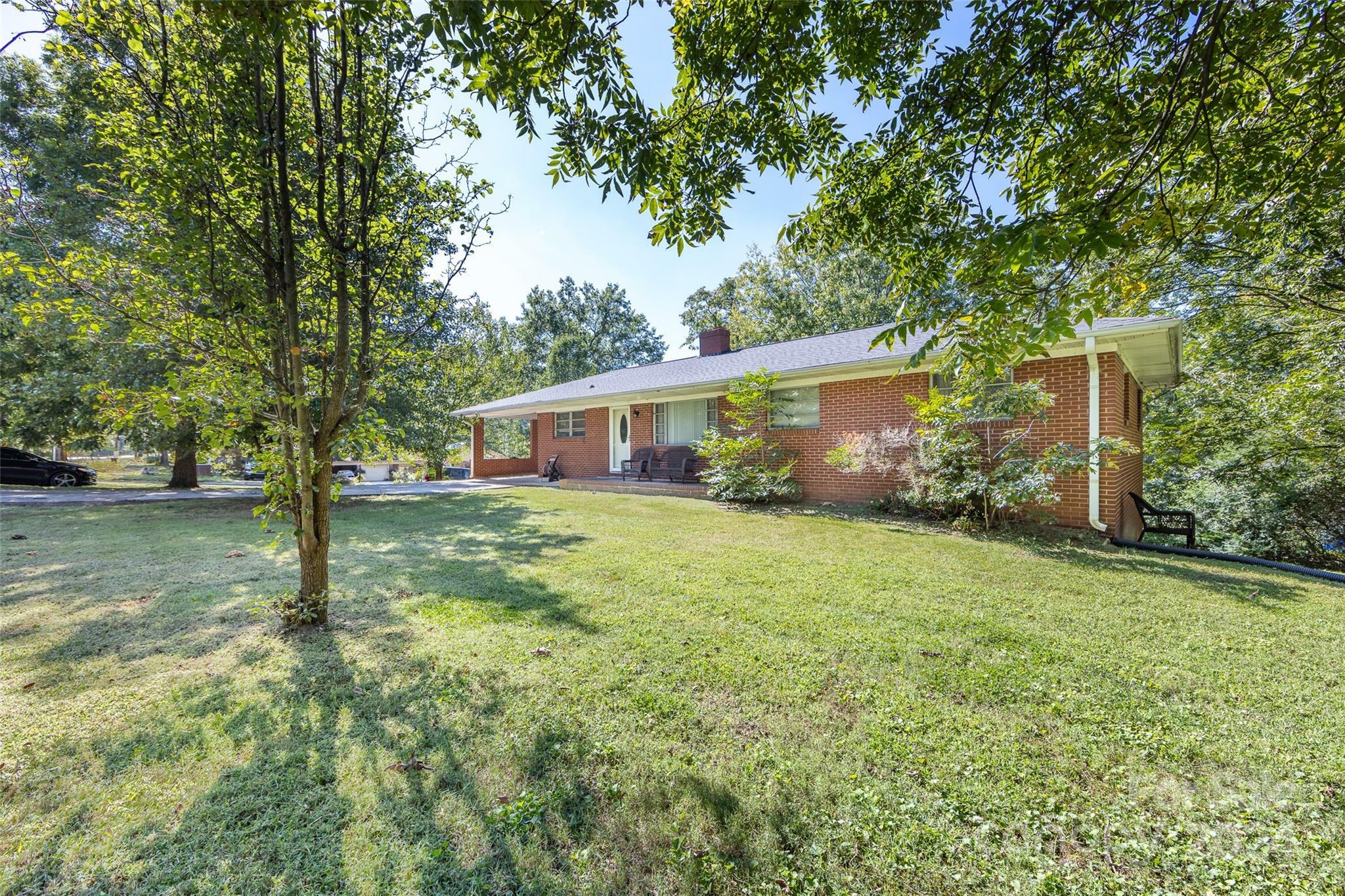 Property Photo:  506 Newsome Road  NC 28146 