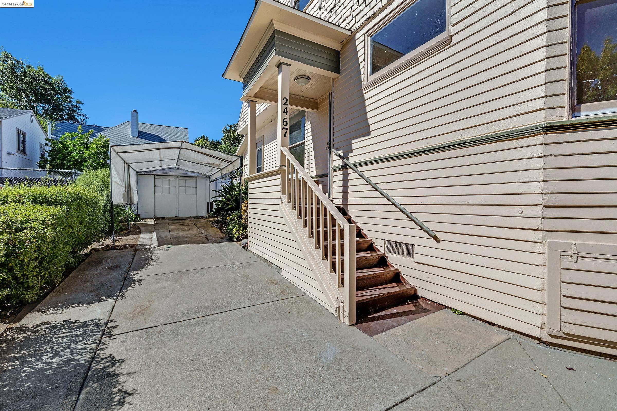 Property Photo:  2469 Coolidge Ave  CA 94601 