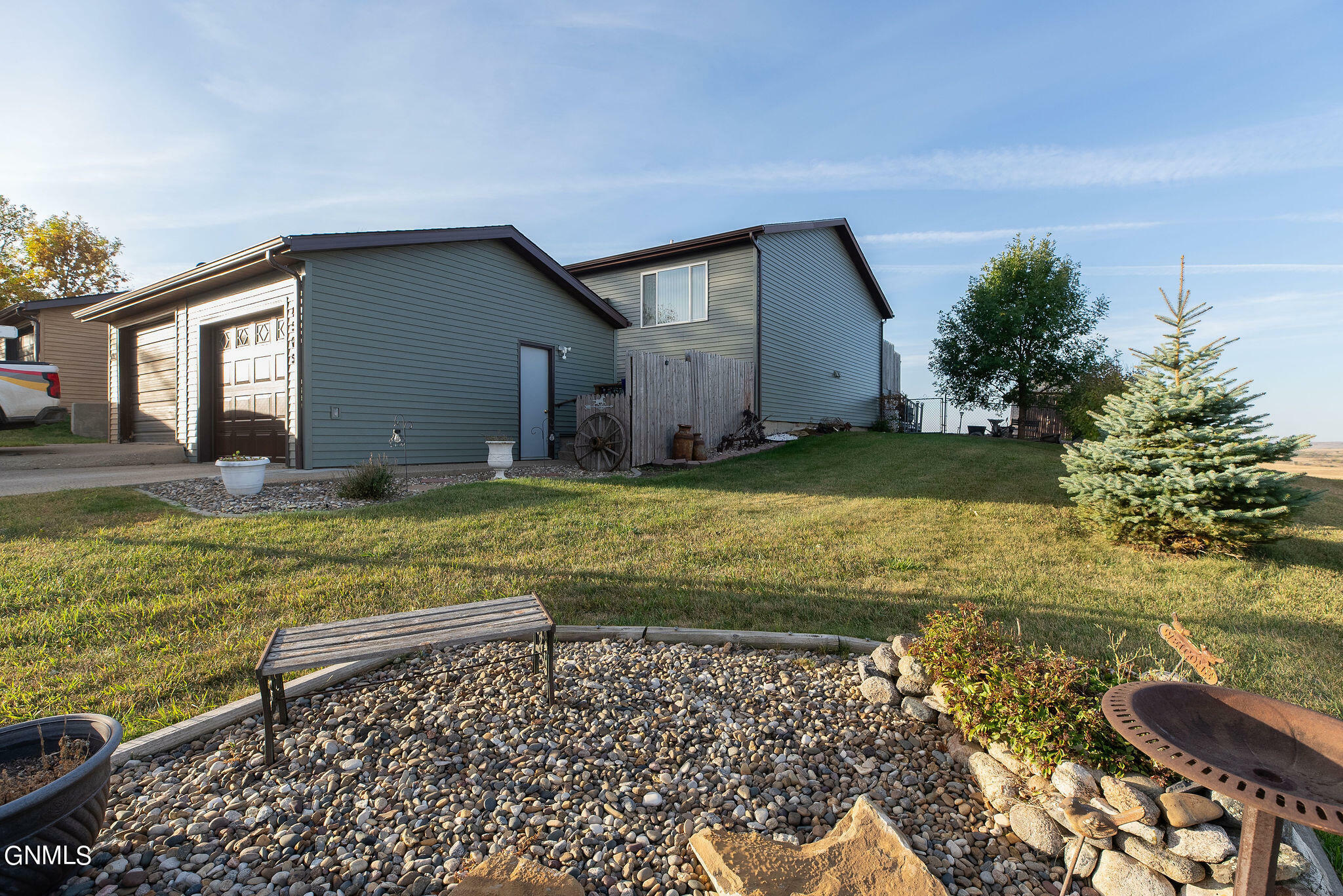 Property Photo:  4505 Crown Point Road NW  ND 58554 