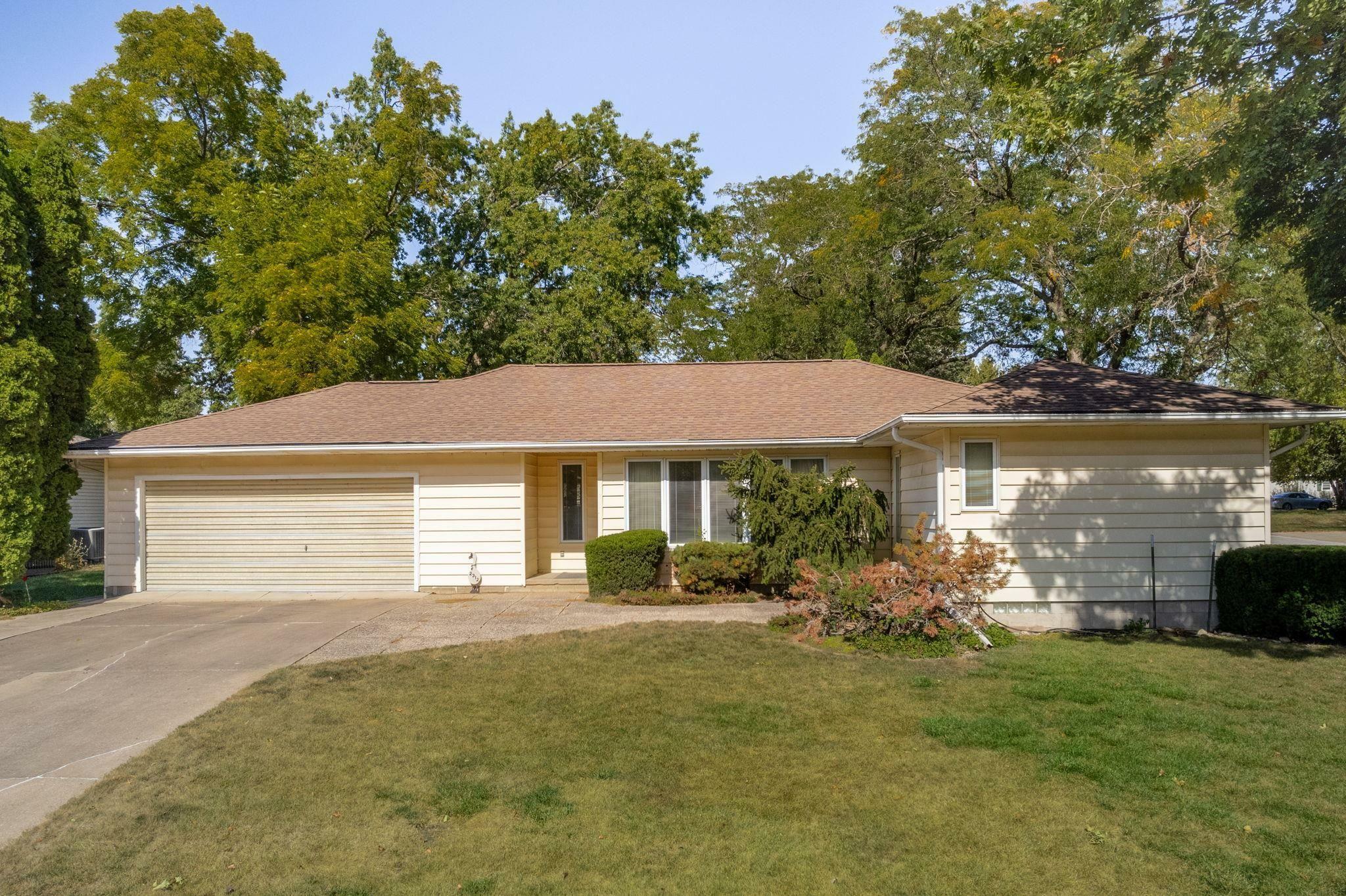 2312 Primrose Drive  Cedar Falls IA 50613 photo