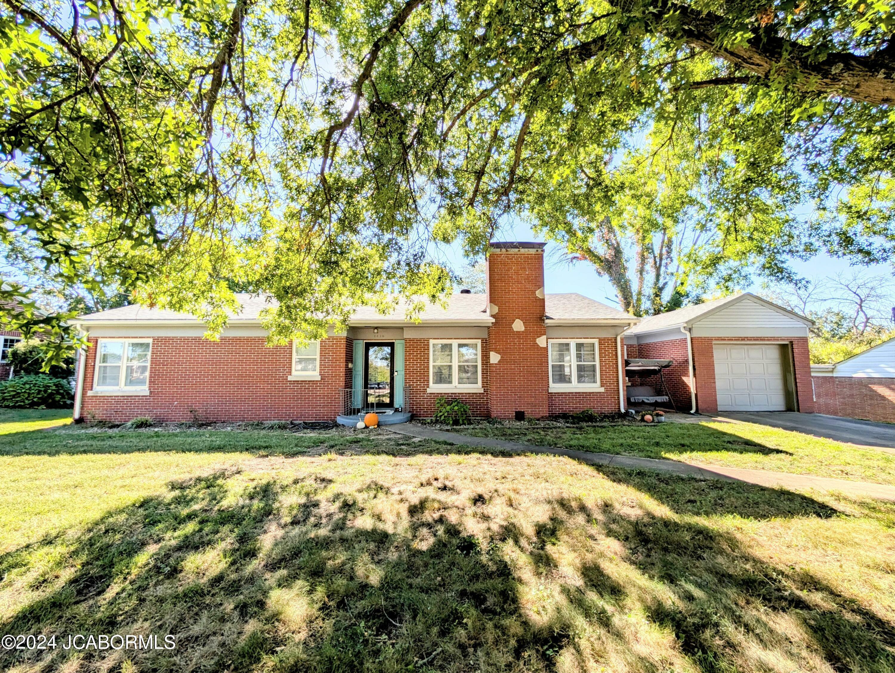 Property Photo:  1410 Green Berry Road  MO 65101 