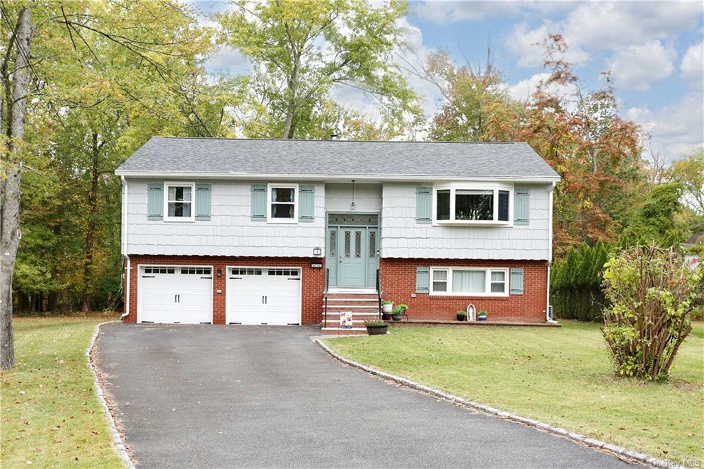 Property Photo:  4 Yorktown Court  NY 10983 