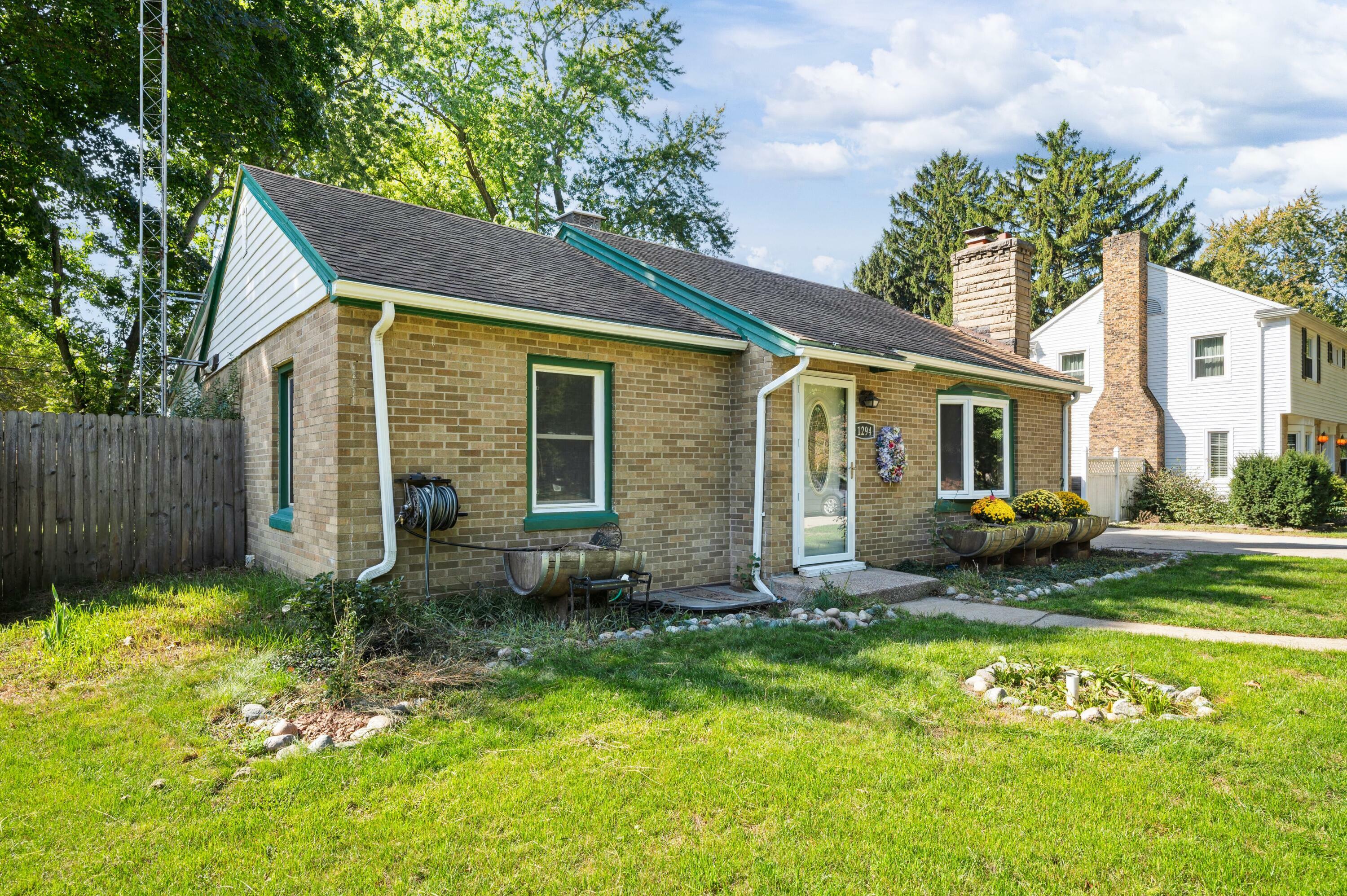 Property Photo:  1294 Seneca Road  MI 49022 