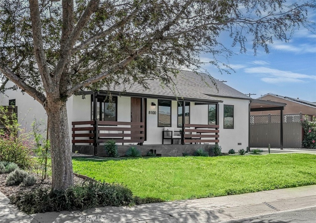 Property Photo:  8100 Winsford Avenue  CA 90045 