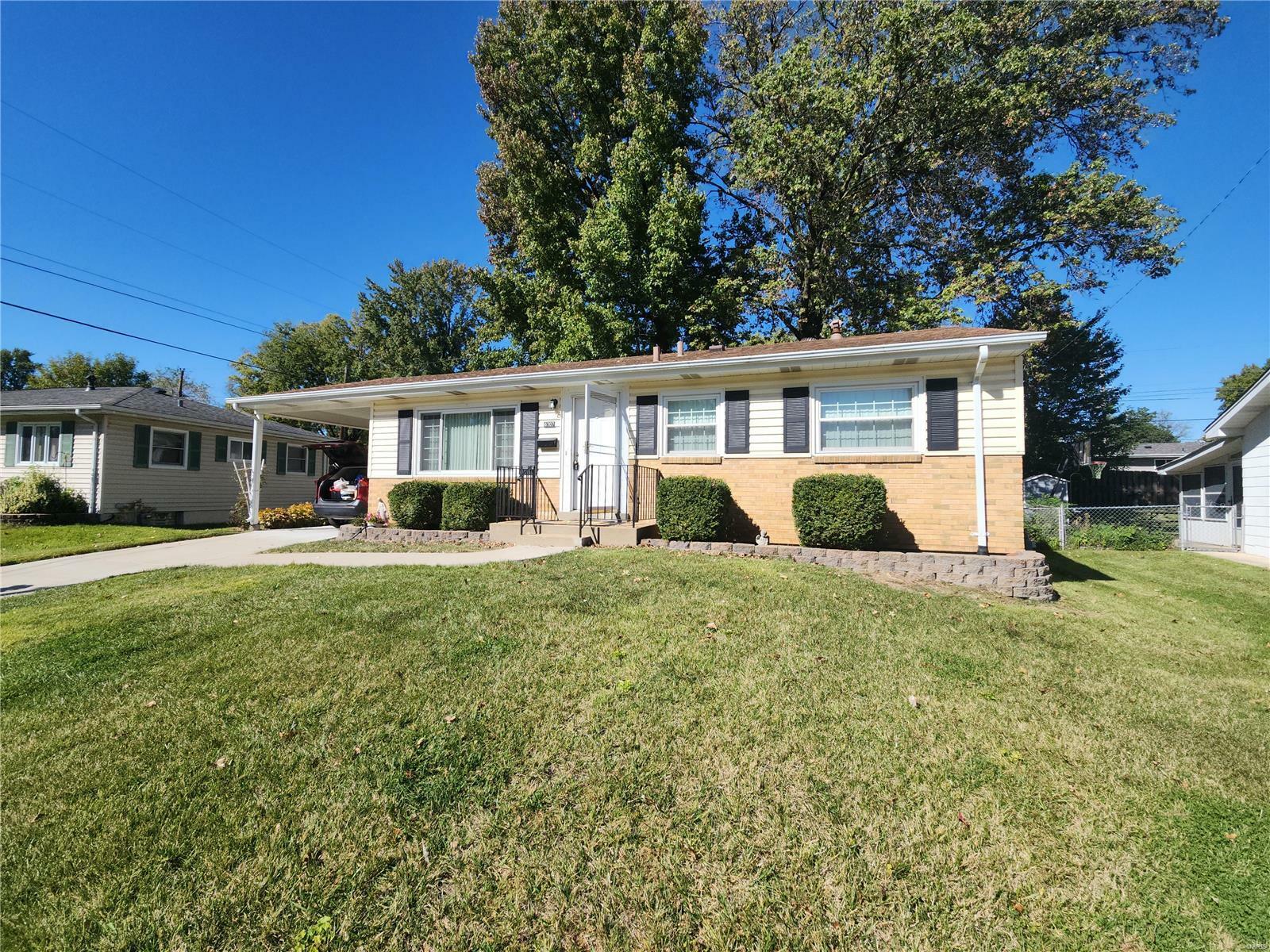 Property Photo:  6707 Vineland Drive  MO 63042 