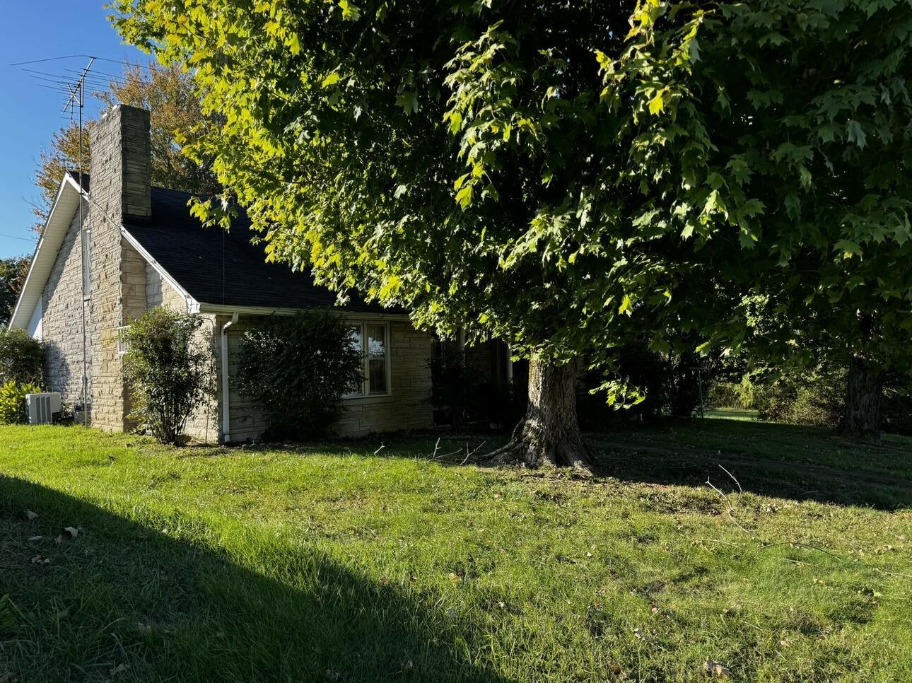 Property Photo:  7635 Scottsville Rd  TN 37083 