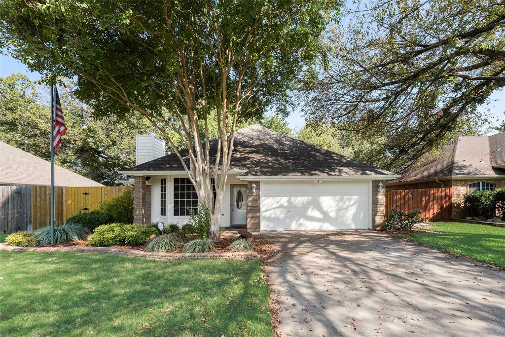 Property Photo:  605 Chateau Court  TX 76209 