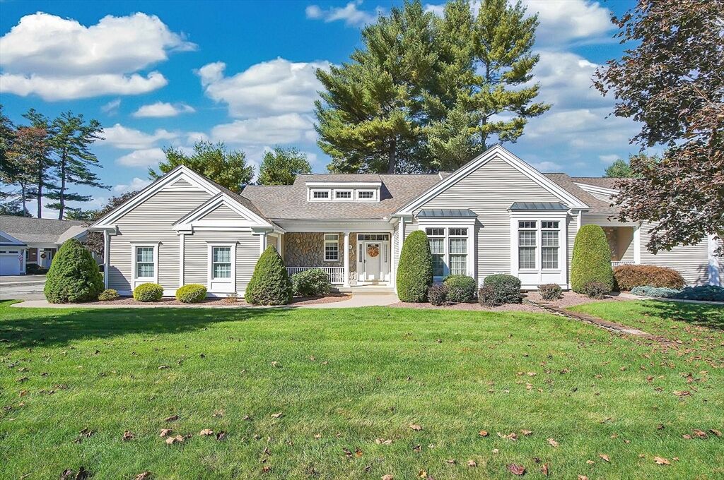 Property Photo:  10 High Pine Circle 10  MA 01095 