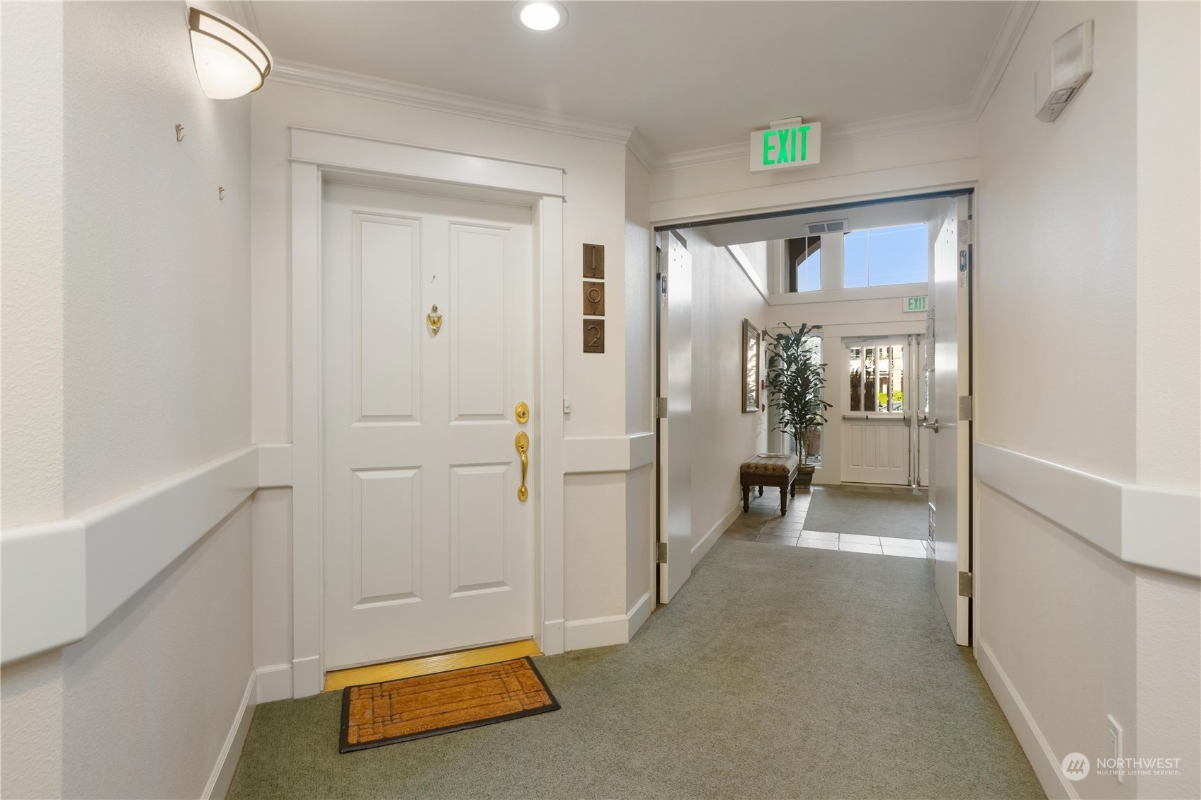 Property Photo:  400 Walnut Street 102  WA 98020 