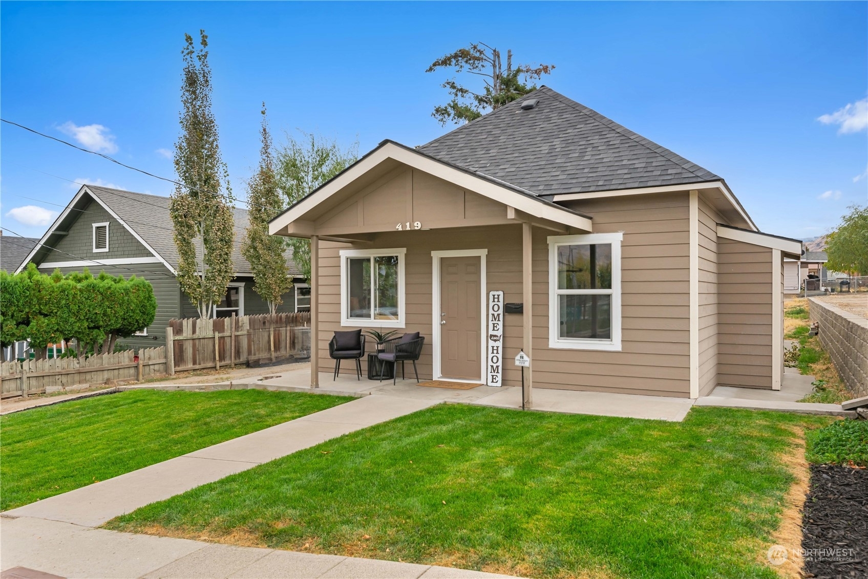 Property Photo:  419  Spokane Street  WA 98801 