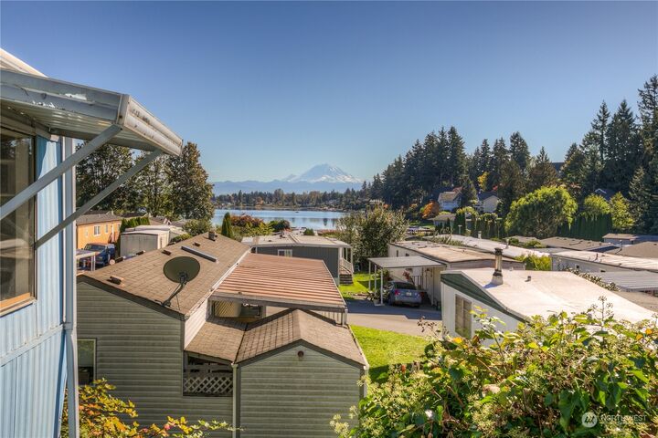 Property Photo:  25739 135th Avenue SE 45  WA 98042 