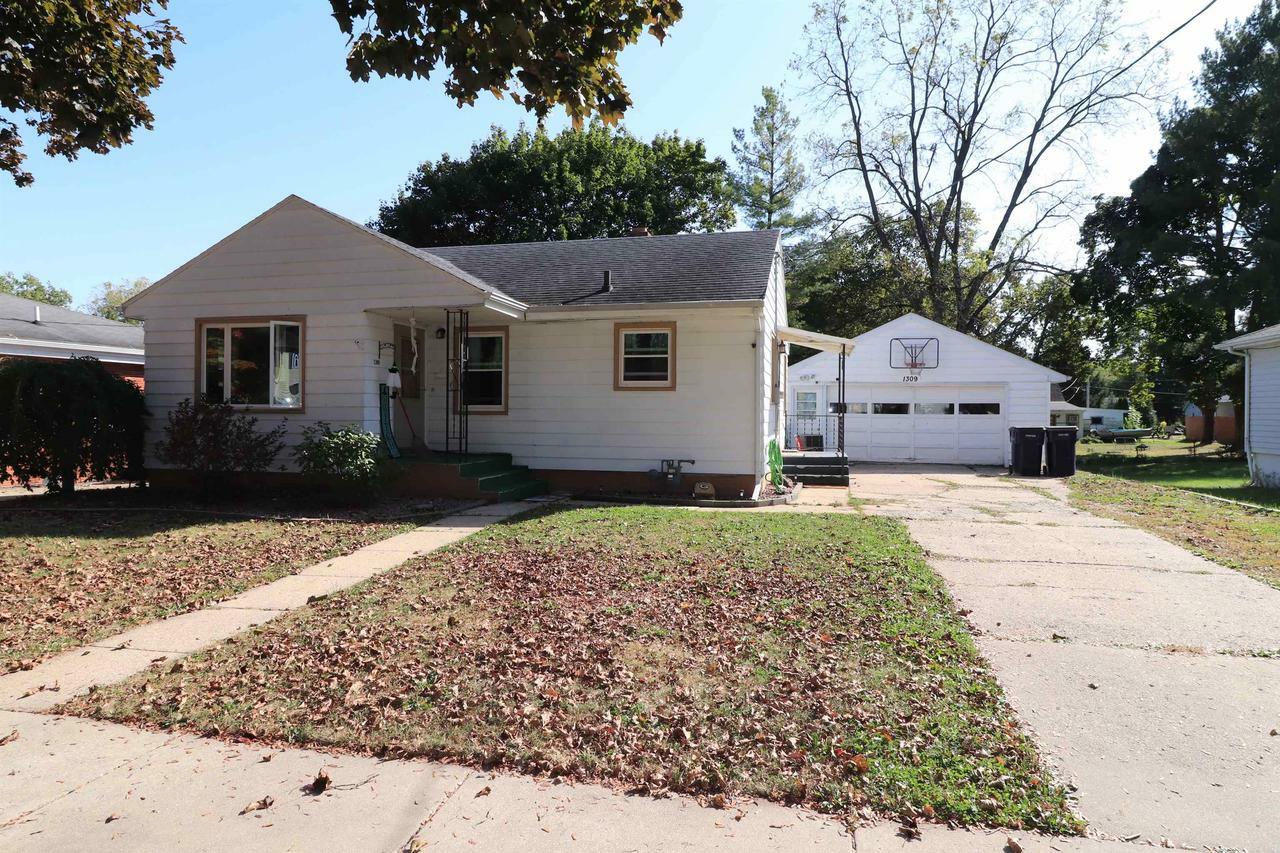 Property Photo:  1309 Mole Avenue  WI 53548 