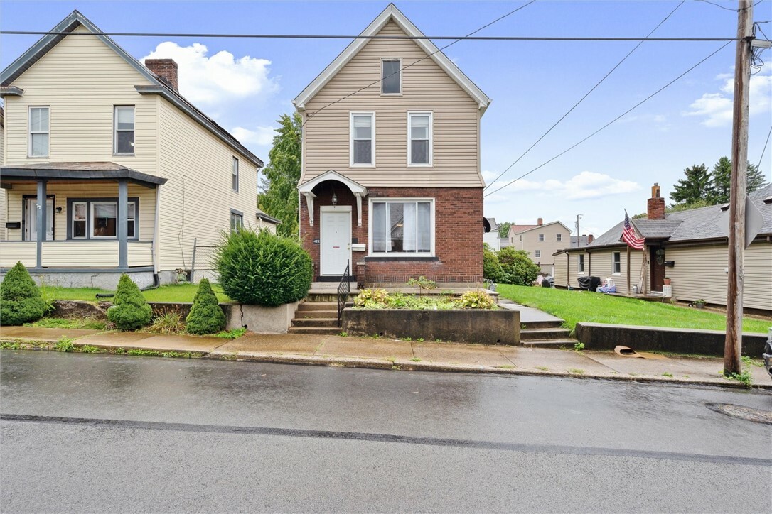 Property Photo:  422 Guy St  PA 15644 