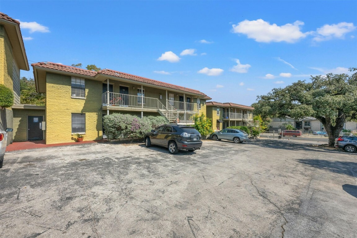 Property Photo:  2302 East Side Drive 14  TX 78704 