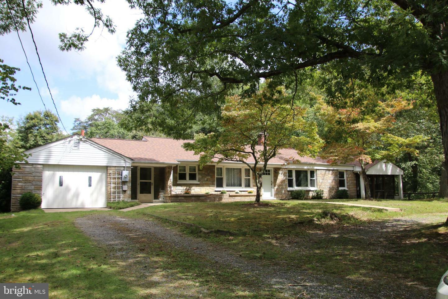 Property Photo:  9105 Kings Highway  VA 22485 