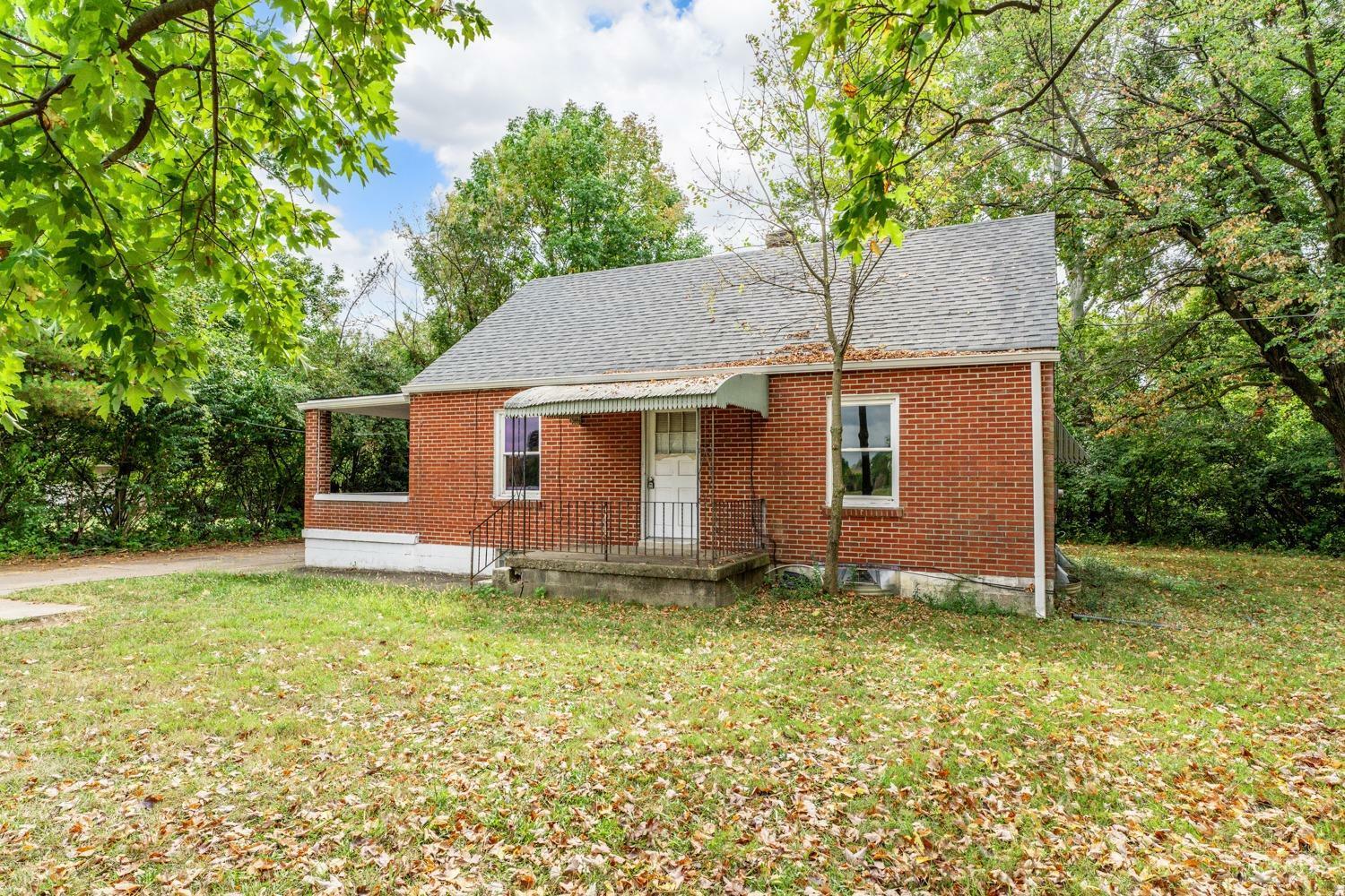 Property Photo:  721 Tylersville Road  OH 45040 