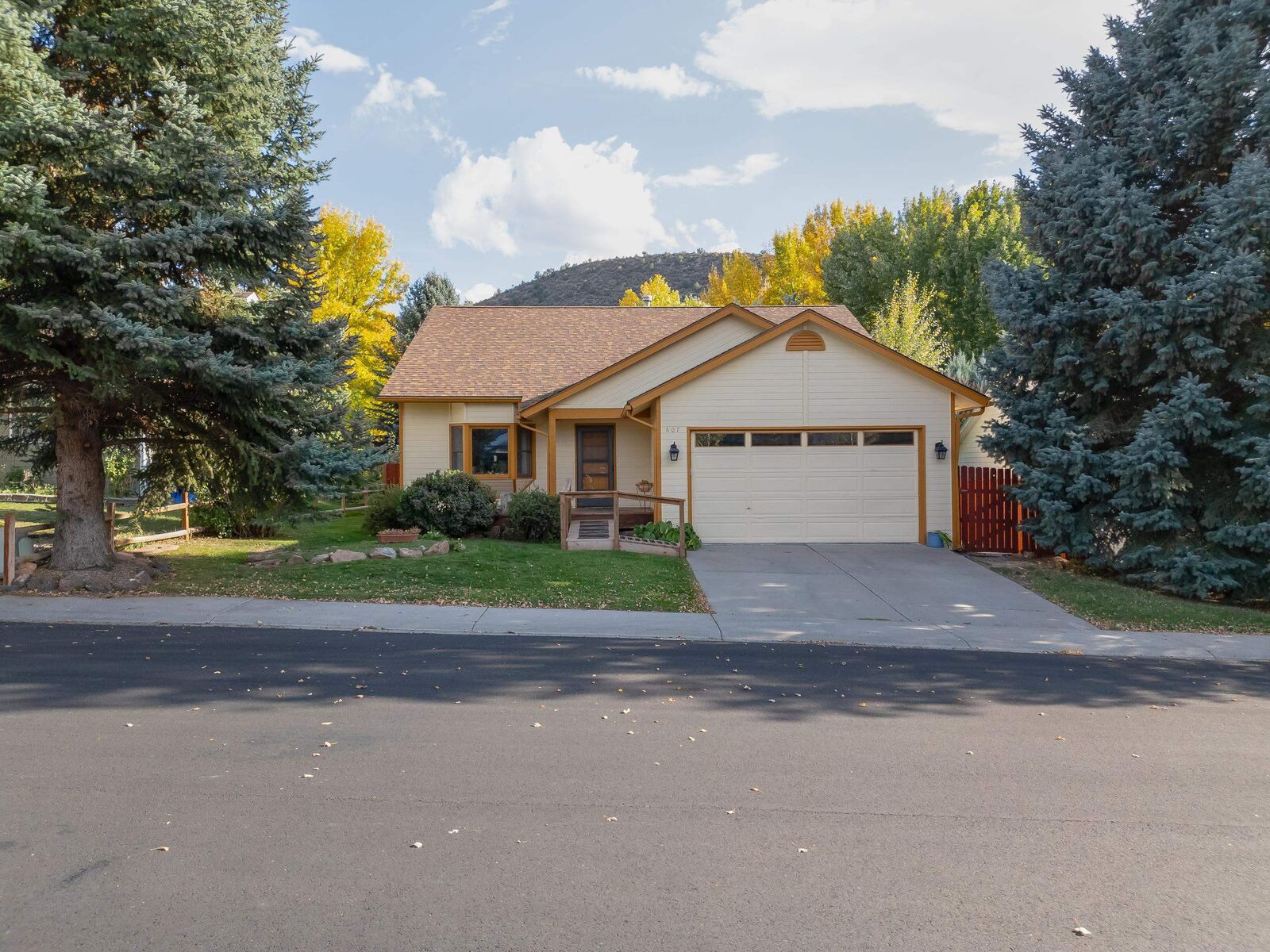 Property Photo:  607 Ginseng Road  CO 81647 