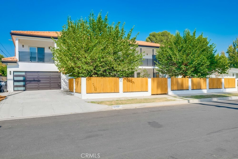 Property Photo:  22555 Califa Street  CA 91367 