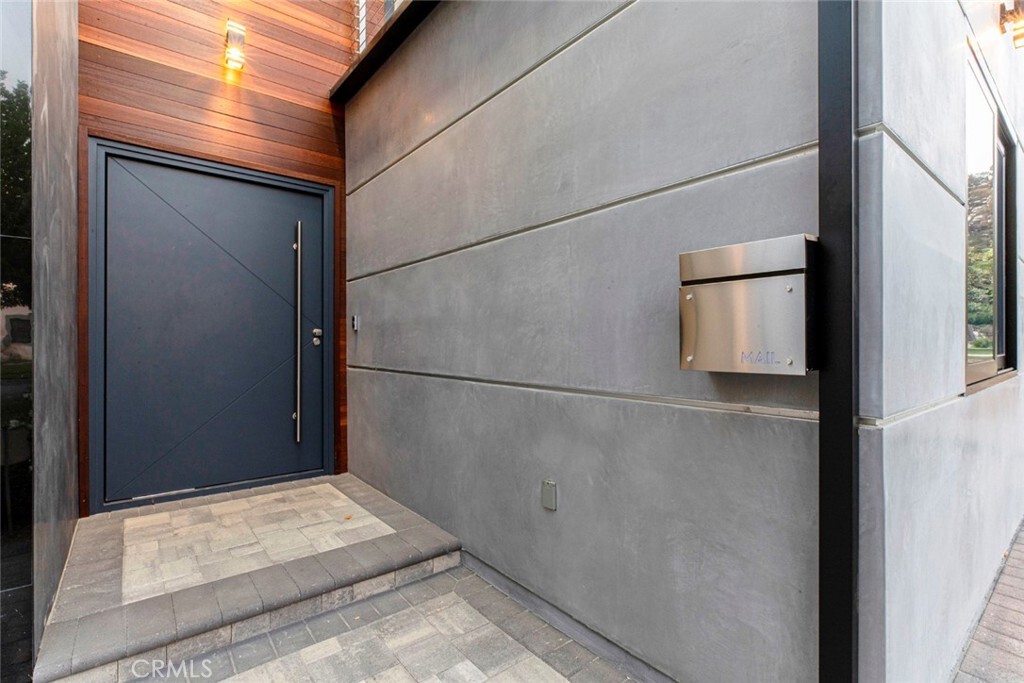 Property Photo: 821 N Pass Avenue CA 91505